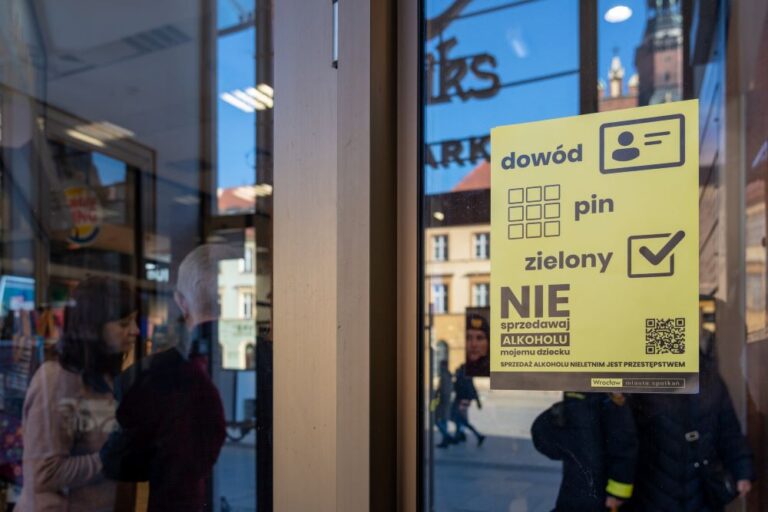 Wrocławska kampania społeczna „Nie sprzedawaj alkoholu mojemu dziecku”