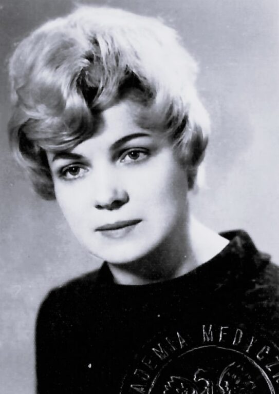 Krystyna Szubert-Mikołajczyk (1937-2023)